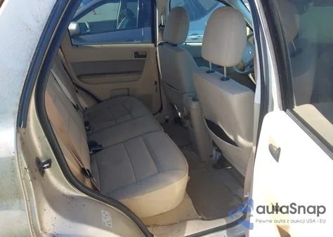 2012 Ford Escape Xlt z USA, uszkodzony, nr VIN 1FMCU0DG2CKB51161